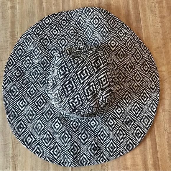 Floppy Beach Hat Sun Geometric Black White Brim Natural Fibers Paper - Picture 2 of 4
